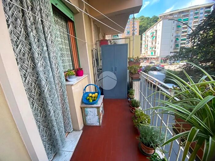 Appartamento trilocale in vendita in Via delle Ginestre, Genova
