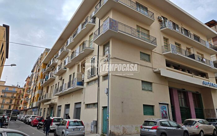 Appartamento trilocale in vendita in Via Barone Paparo, Soverato