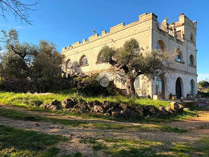 Casa con 6 locali in vendita in Contrada Cento Pezze, Carovigno