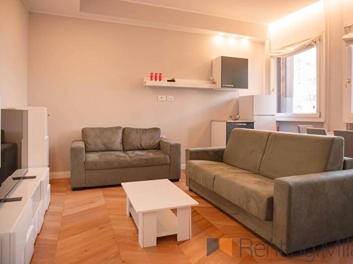 Appartamento trilocale in affitto in Via Serviliano Lattuada, Porta Romana Medaglie dOro, Milano