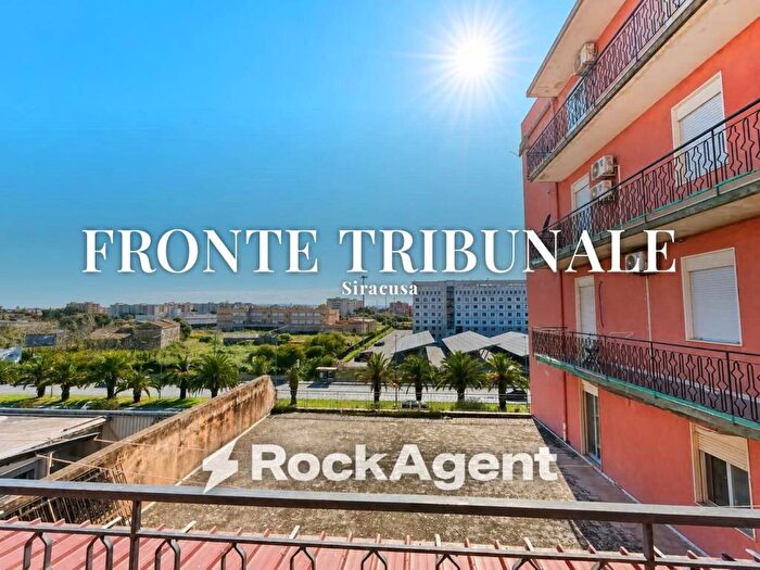 Appartamento con 6 locali in vendita in Viale Santa Panagia, Santa Panagia Teracati, Siracusa