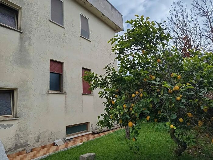 Casa con 10 locali in vendita in Via Civitella, Nettuno