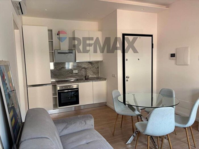Appartamento bilocale in affitto in VIA AVEGNO, Centro, Varese
