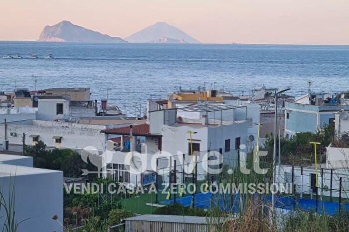 Casa trilocale in vendita in Contrada Unci, Lipari