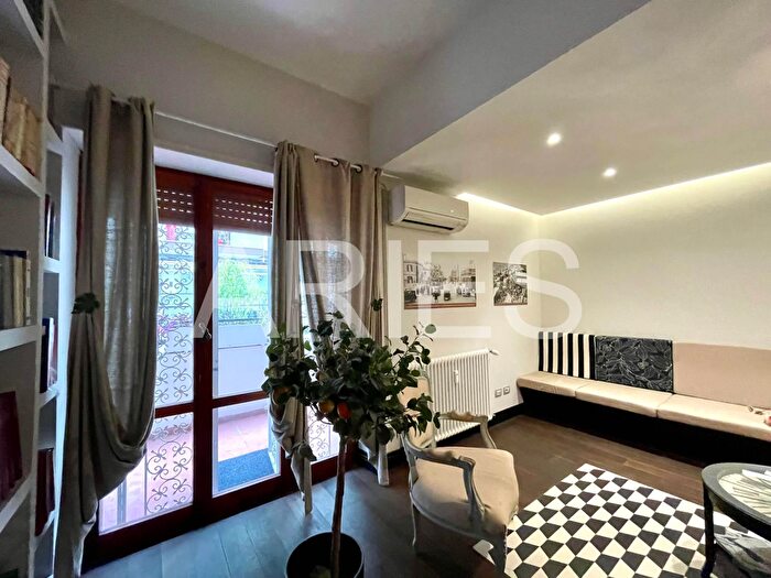 Appartamento quadrilocale in vendita in Via Carlo Marenco di Moriondo, Roma