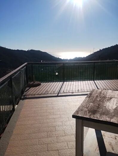 Appartamento trilocale in vendita in Via Murta, Varazze