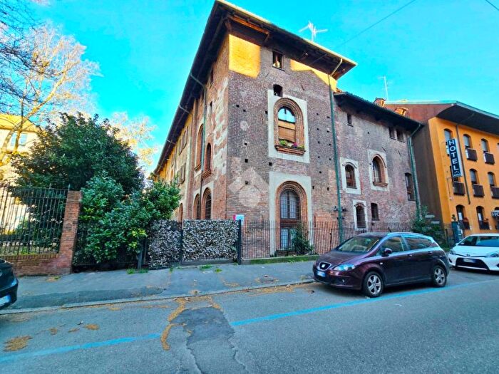 Appartamento trilocale in affitto in Via Edoardo Porro, Farini, Milano