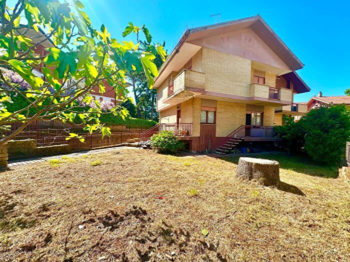 Casa con 5 locali in vendita in Via Poggio Fiorito, Grottaferrata