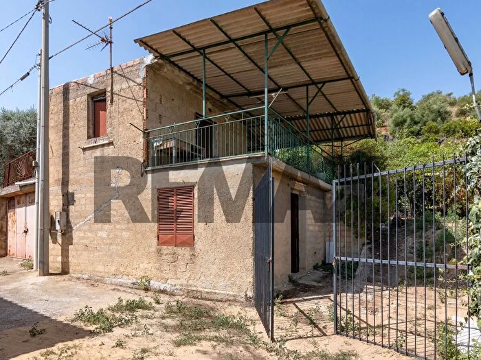 Casa bilocale in vendita in Via Madonna del Piano Sp Snc, Grammichele