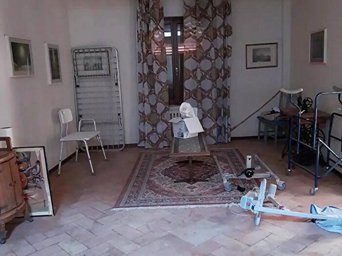 Casa quadrilocale in vendita in Cerreto DEsi