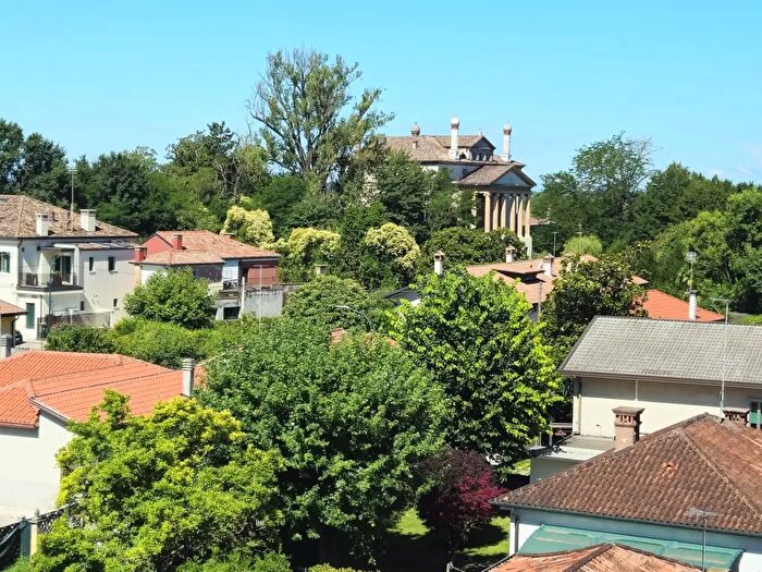 Appartamento con 5 locali in vendita in Via Malcontenta, Venezia