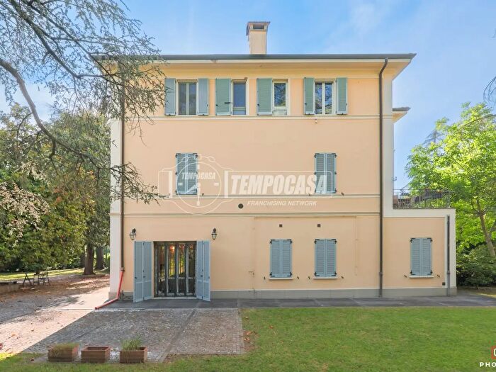 Appartamento con 7 locali in vendita in Via di Ravone, Bologna