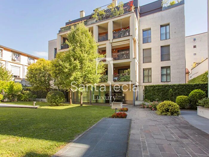 Appartamento con 6 locali in vendita in Paisiello, Milano