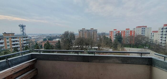 Appartamento trilocale in vendita in Piazza Papa Giovanni Paolo II, Reggio Emilia