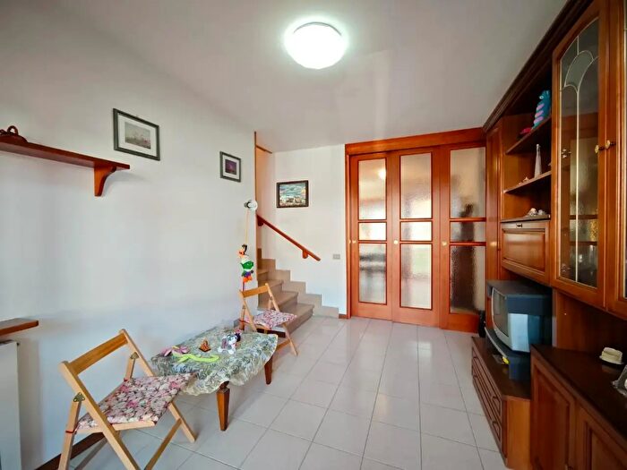 Casa con 6 locali in vendita in Lcide De Gasperi, Ponsacco