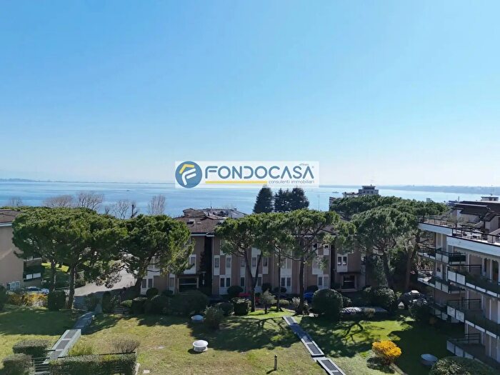 Appartamento trilocale in vendita in Via Olimpia, Desenzano Del Garda