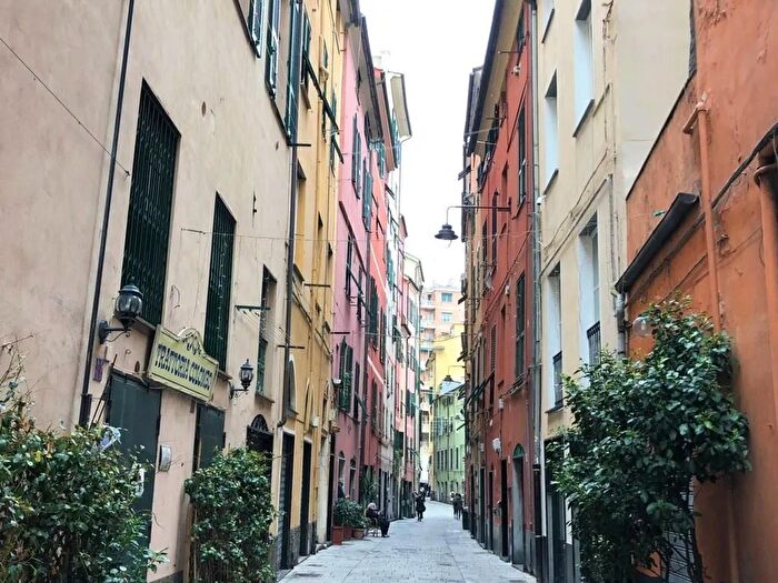 Appartamento quadrilocale in vendita in Borgo Incrociati, Genova