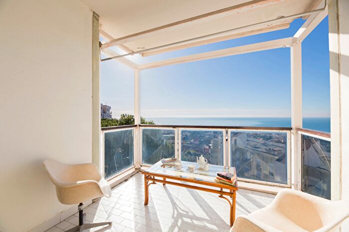 Appartamento con 7 locali in vendita in Via degli Iris, Genova