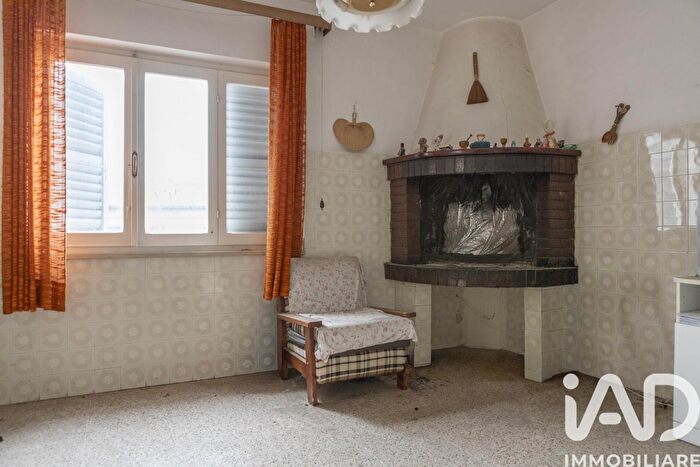 Appartamento con 8 locali in vendita in Largo Giacomo Matteotti, Filottrano