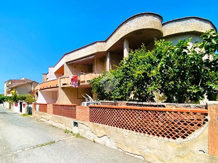 Appartamento trilocale in vendita in Via Firenze, Guardia Piemontese