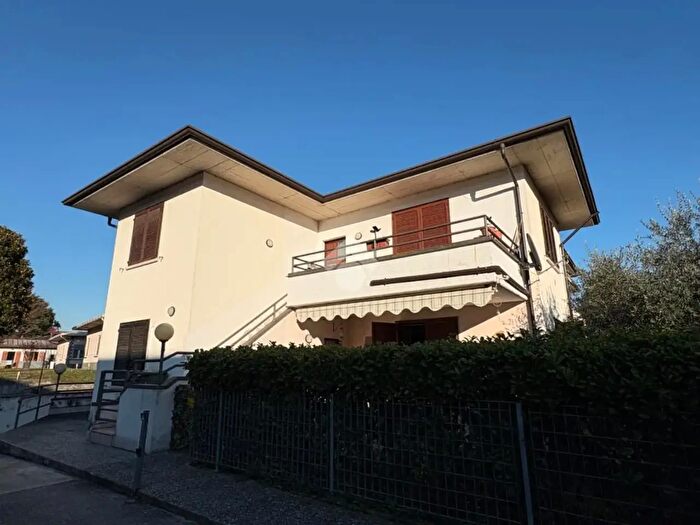 Appartamento trilocale in vendita in Via Costa, Erbusco