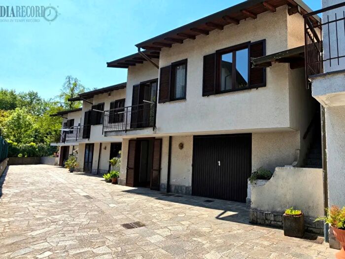 Casa quadrilocale in vendita in Via Fontanelle, Veniano