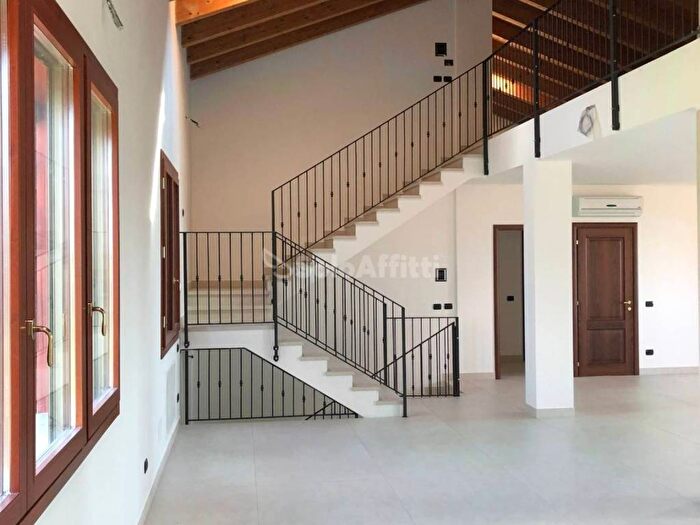 Appartamento con 6 locali in affitto in Via Gaidello, Castelfranco Emilia