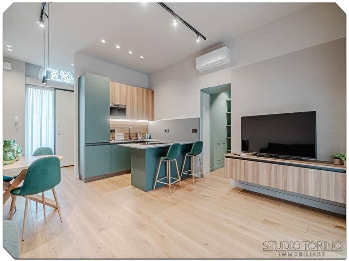 Appartamento bilocale in affitto in Via Giuseppe Giacosa, San Salvario Baretti, Torino