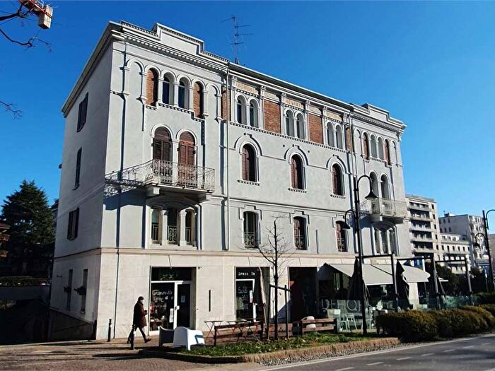 Appartamento quadrilocale in affitto in viale Vittorio Emanuele II, Centro, Bergamo