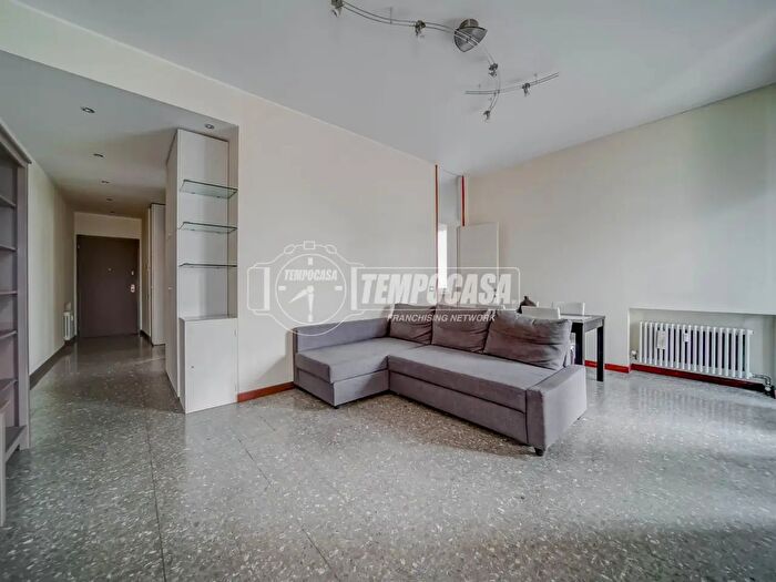 Appartamento bilocale in vendita in Via Palestro, Gallarate