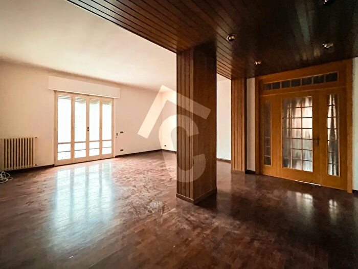 Appartamento con 5 locali in vendita in Jesi