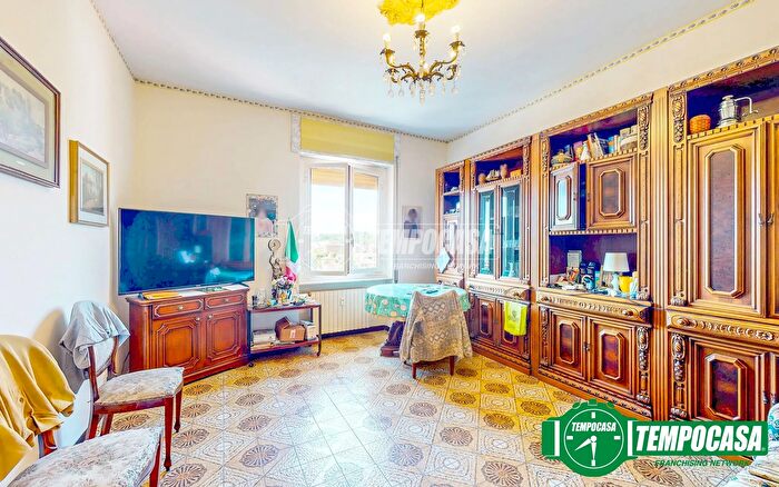 Appartamento trilocale in vendita in Via Casteldragone, Novi Ligure