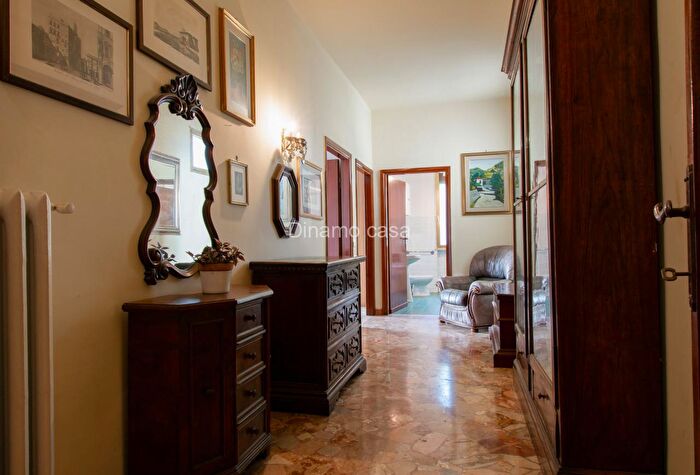 Appartamento trilocale in vendita in Viale della Repubblica, Prato