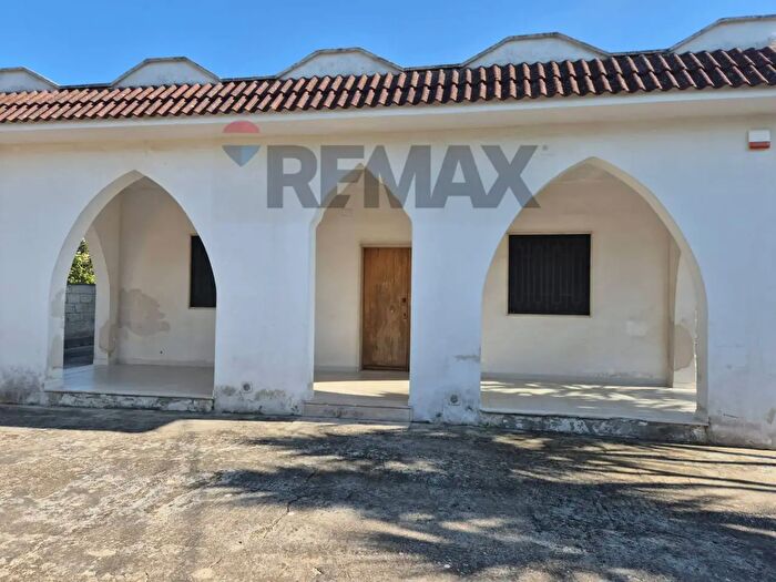 Casa con 6 locali in vendita in Via Strada Comunale, Manduria