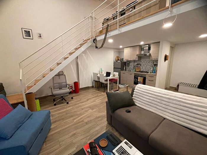 Appartamento bilocale in affitto in Quartieri Spagnoli, Napoli