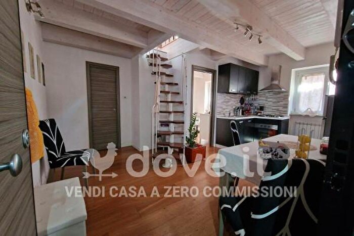 Casa bilocale in vendita in Largo San Paolo della Croce, Vetralla