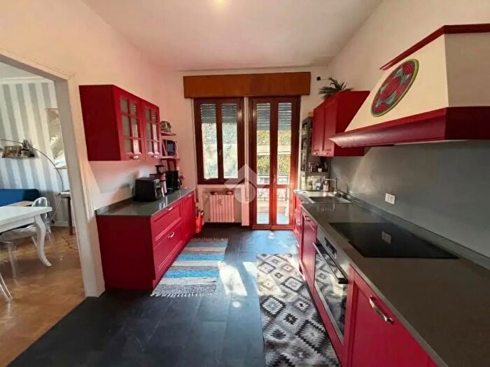 Appartamento quadrilocale in vendita in Via Asmara, Padova