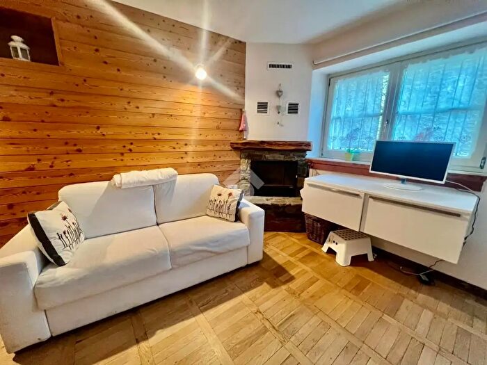 Appartamento bilocale in vendita in Via Castello, Ponte Di Legno