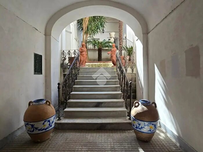 Appartamento con 6 locali in vendita in Via Roma, Sant'Agata De' Goti