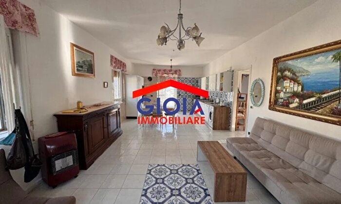 Appartamento in vendita in Via degli Uliveti Mondragone Campania, Mondragone