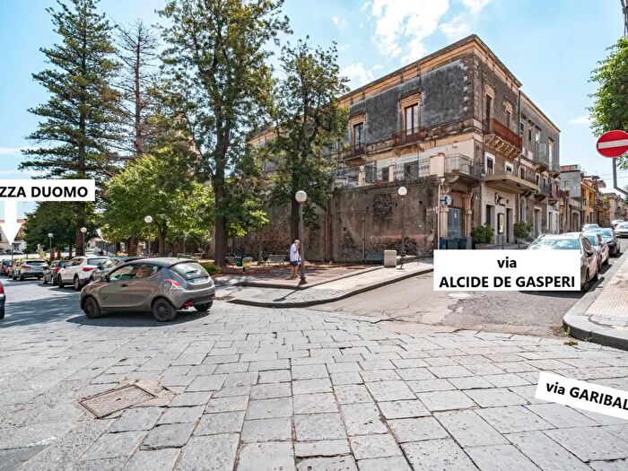 Casa con 12 locali in vendita in Via Alcide De Gasperi, Giarre