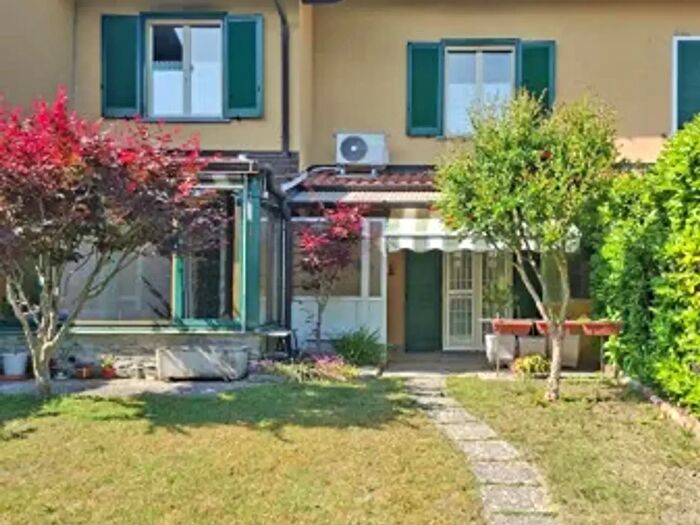 Casa con 5 locali in vendita in Comabbio