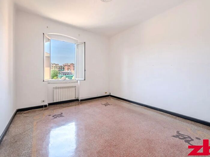 Appartamento con 6 locali in vendita in Via Borgoratti, Genova