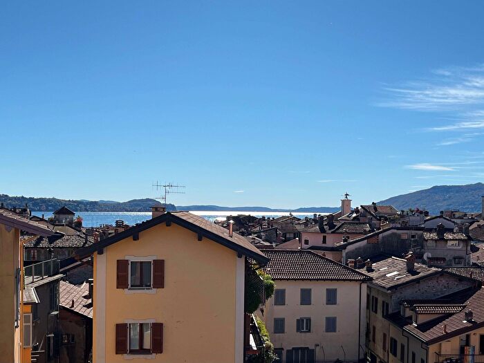 Appartamento quadrilocale in vendita in Via Baiettini, Verbania