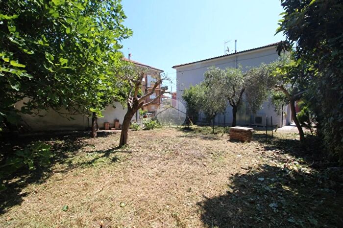 Casa quadrilocale in vendita in Via Piero Gobetti, Colli al Metauro