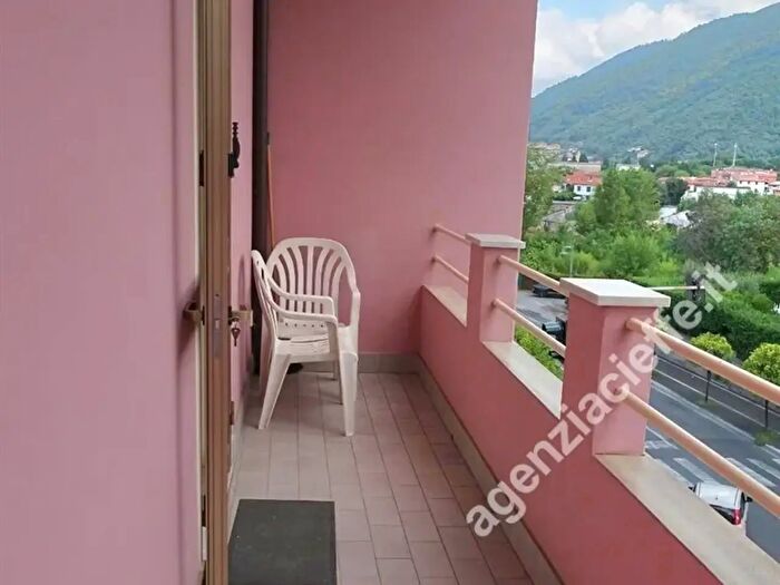 Appartamento con 5 locali in vendita in Massa