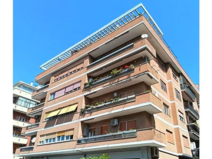 Appartamento trilocale in vendita in Viale Ammiraglio del Bono, Roma