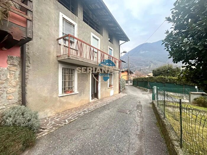 Appartamento quadrilocale in vendita in Via Dosso Moroni, Albino