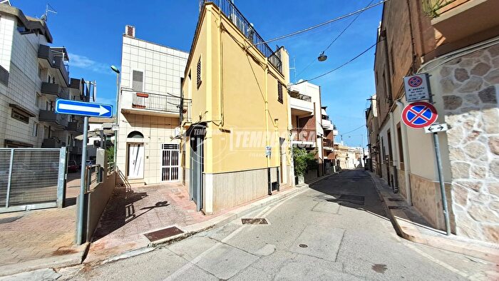 Casa bilocale in vendita in Via Ponte, Adelfia