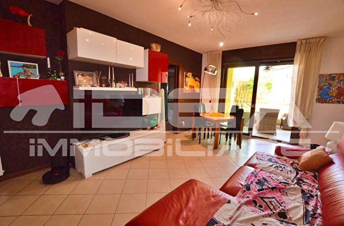 Appartamento con 5 locali in vendita in Via Girolamo Graziani Modena, Modena